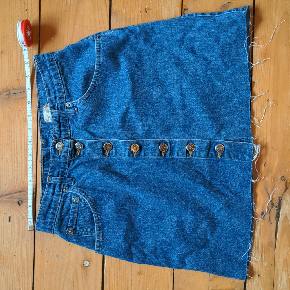 37-Levi's Silvertab Denim Skirt